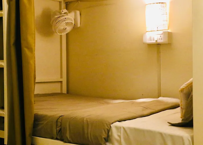 Bern Hostel By Vibe Village Pune